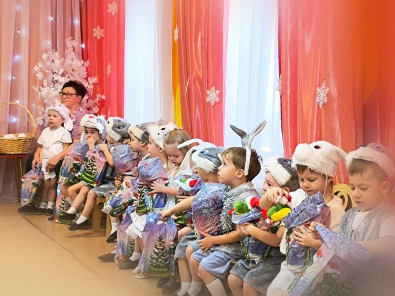 Новогодний праздник в группе № 3