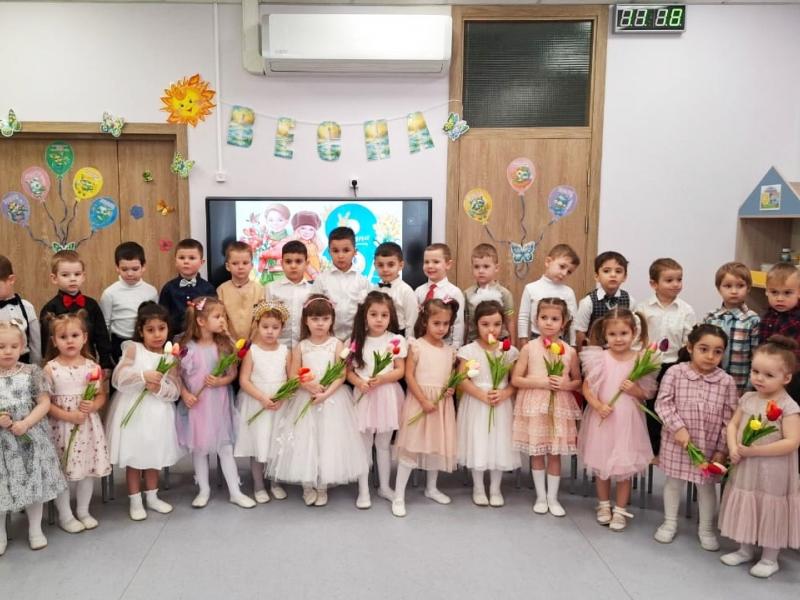 Праздник к 8 марта в группе № 5