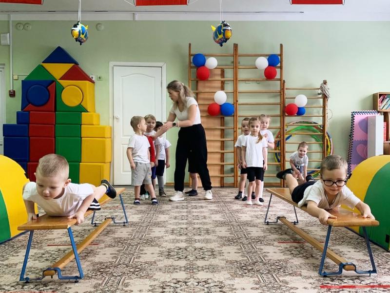Спортивное развлечение к 23 февраля в группе № 4
