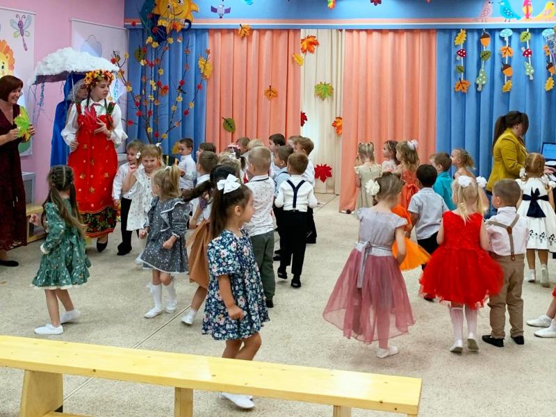 Осенний праздник в группах № 2 и 5