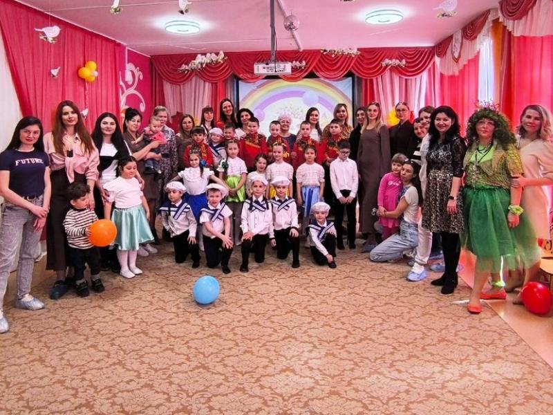 Праздник к 8 марта в группе № 2