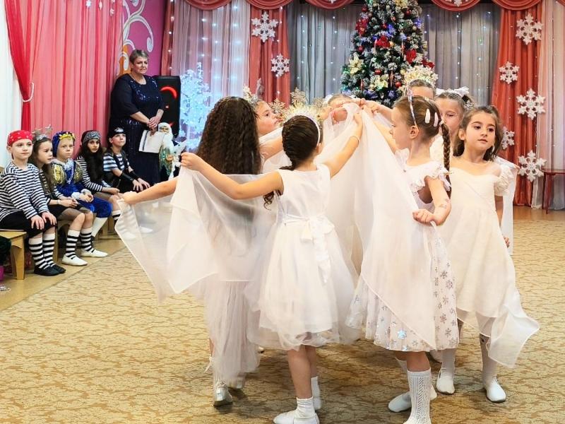 Новогодний праздник в группе № 7