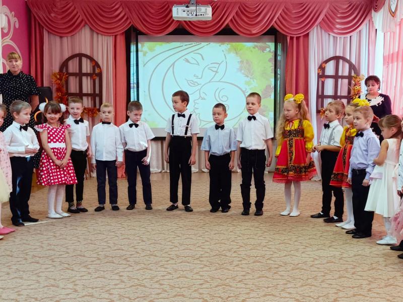 День матери в группах компенсирующей направленности № 1 и 2