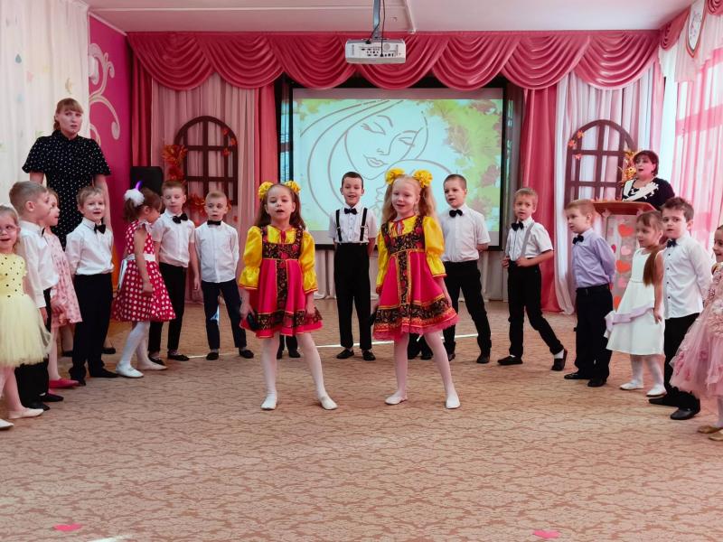 День матери в группах компенсирующей направленности № 1 и 2