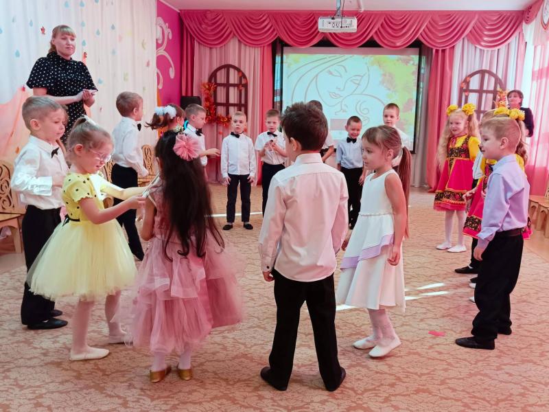 День матери в группах компенсирующей направленности № 1 и 2