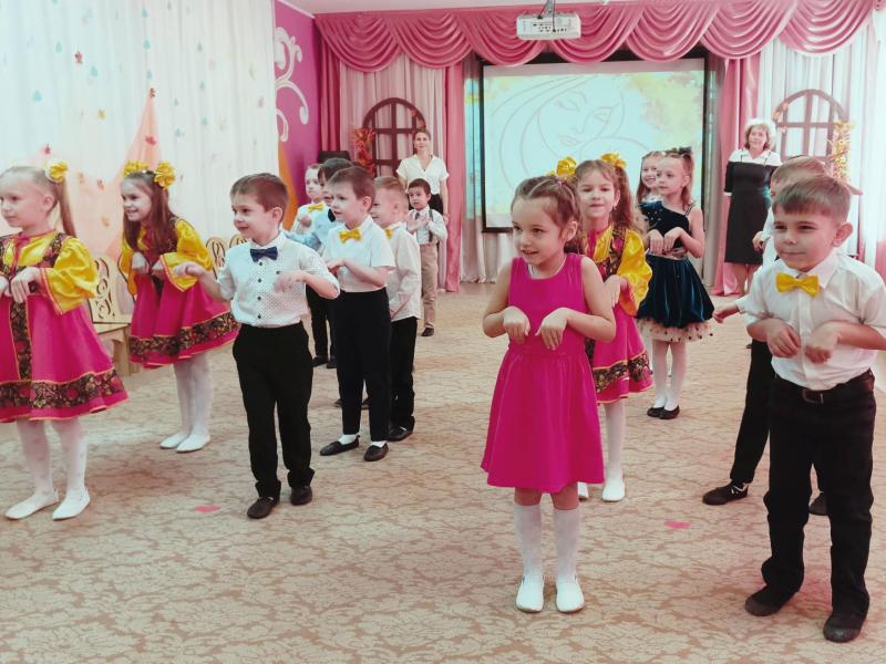 День матери в группах компенсирующей направленности № 1 и 2