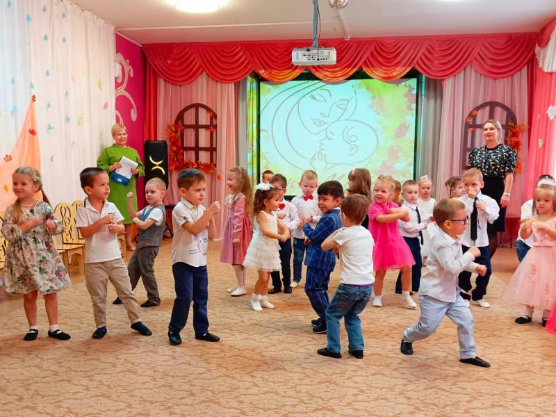 День матери в средней группе № 4