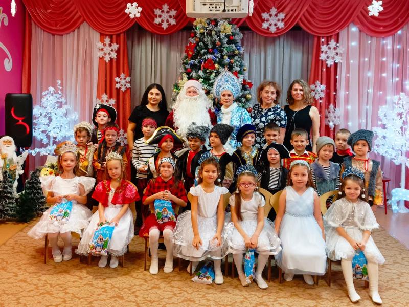 Новогодний праздник в группе № 2