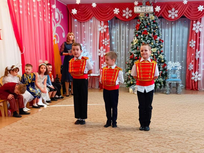 Новогодний праздник в группе № 1