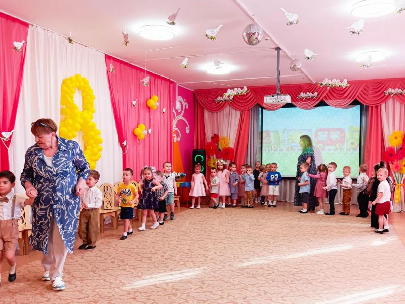 Праздник к 8 марта в группе № 3
