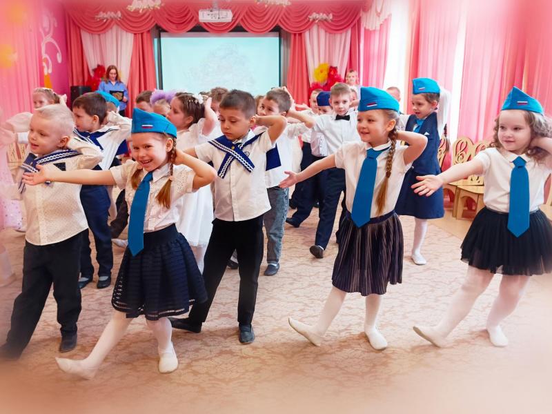 Праздник к 8 марта в группе № 10
