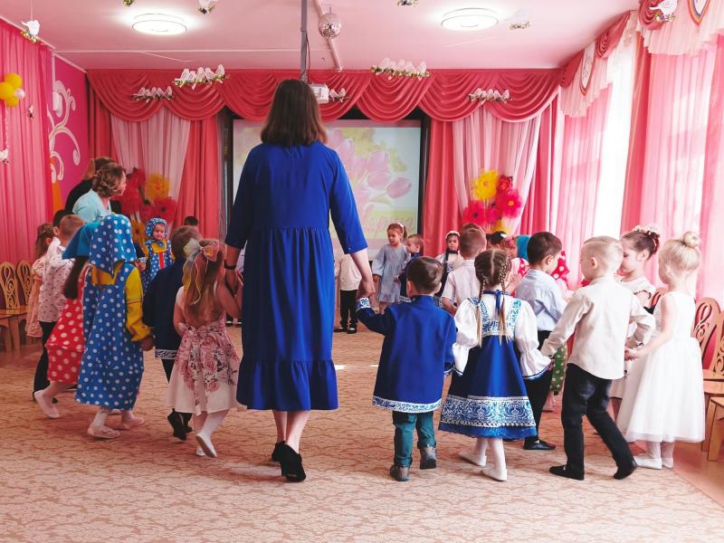 Праздник к 8 марта в группе № 9