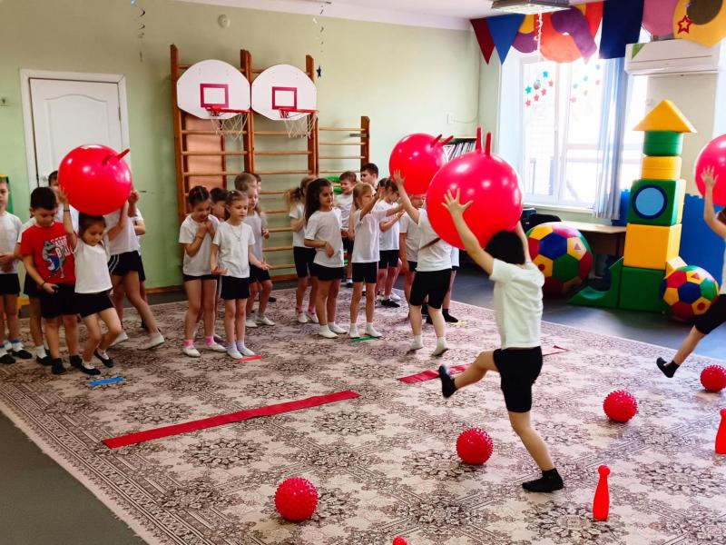 Спортивный праздник, посвящённый Дню космонавтики в 12 группе