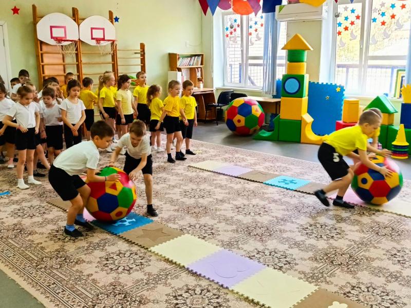 Спортивный праздник, посвящённый Дню космонавтики в группах 1 и 2