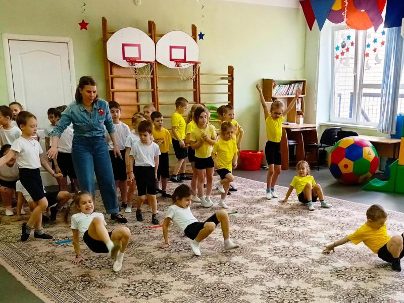 Спортивный праздник, посвящённый Дню космонавтики в группах 1 и 2