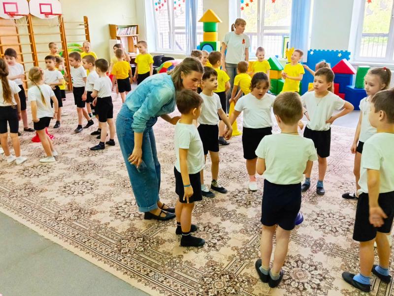 Спортивный праздник, посвящённый Дню космонавтики в группах 1 и 2