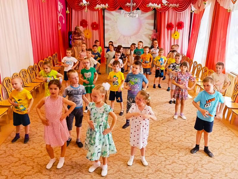 РАЗВЛЕЧЕНИЕ "ДЕНЬ ЗЕМЛИ" В ГРУППАХ № 1 и 2