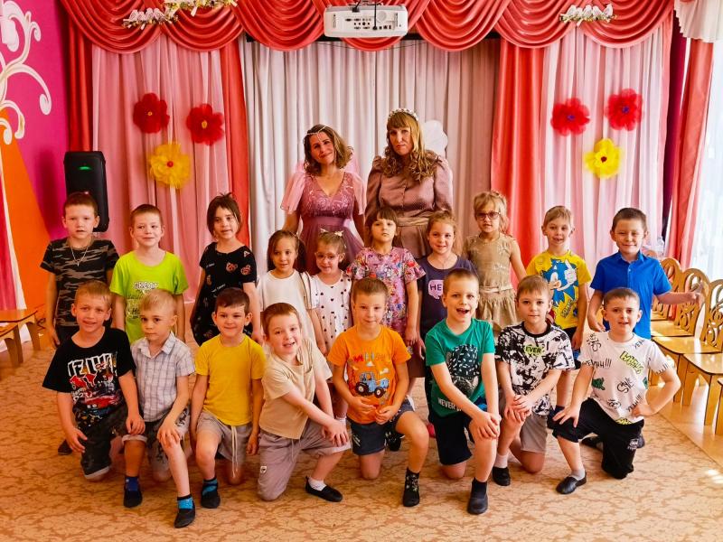РАЗВЛЕЧЕНИЕ "ДЕНЬ ЗЕМЛИ" В ГРУППАХ № 1 и 2