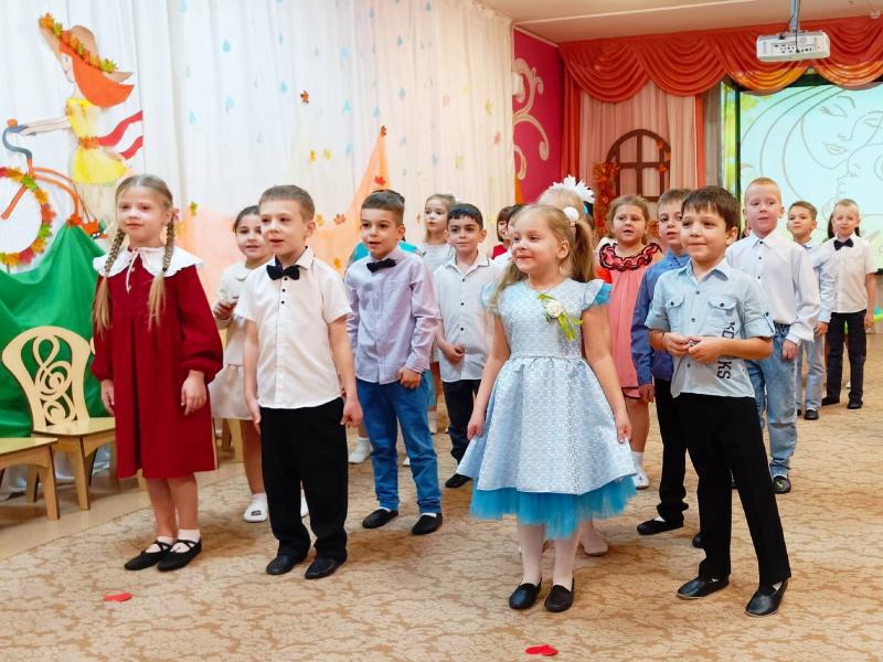 День матери в подготовительной к школе группе № 11