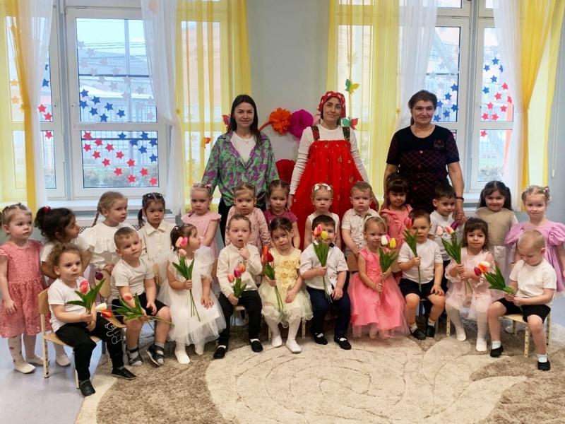 Праздник к 8 марта в группе № 1