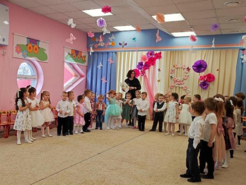 Праздник к 8 марта в группе № 2