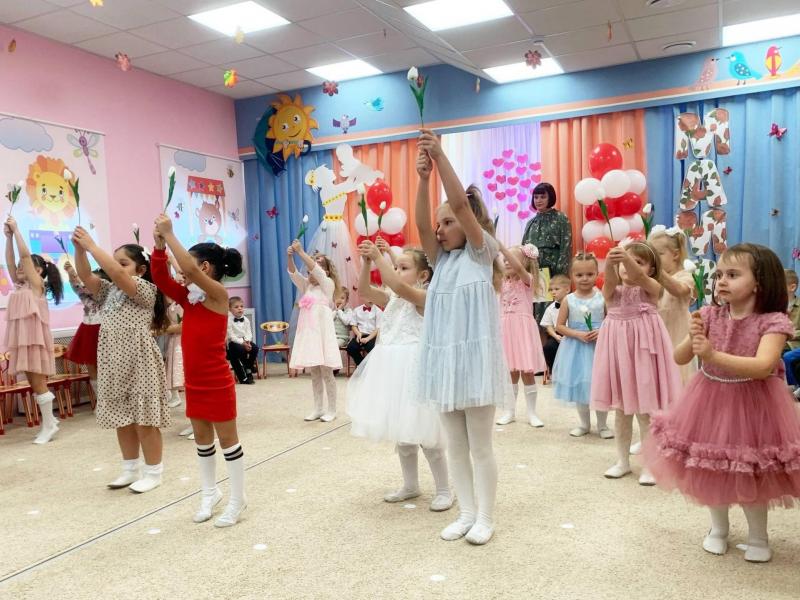 «День матери» 4 группа
