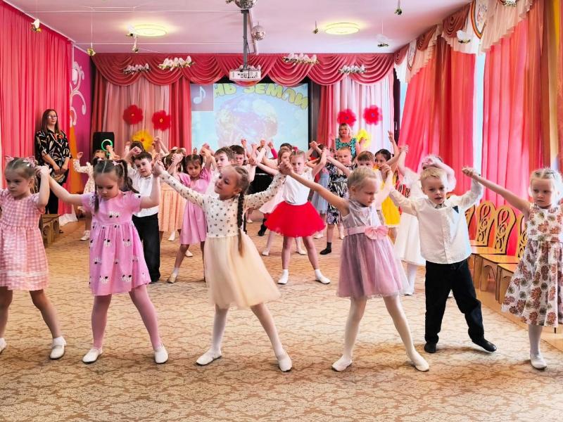 РАЗВЛЕЧЕНИЕ "ДЕНЬ ЗЕМЛИ" В ГРУППЕ № 10