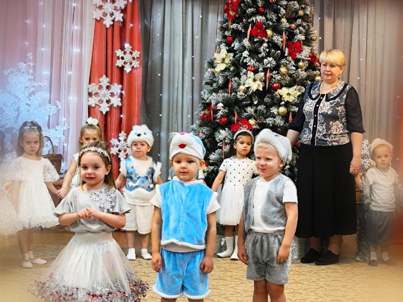 Новогодний праздник в группе № 3