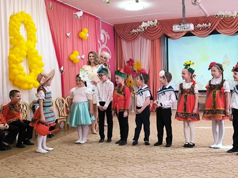 Праздник к 8 марта в группе № 2