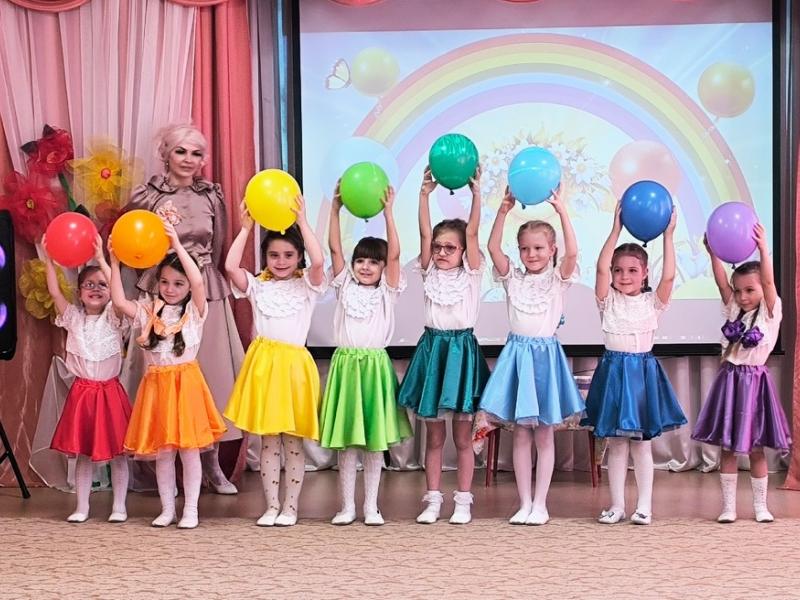 Праздник к 8 марта в группе № 1