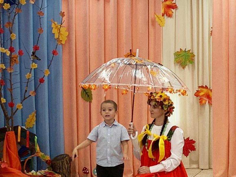 Осенний праздник в группах № 2 и 5