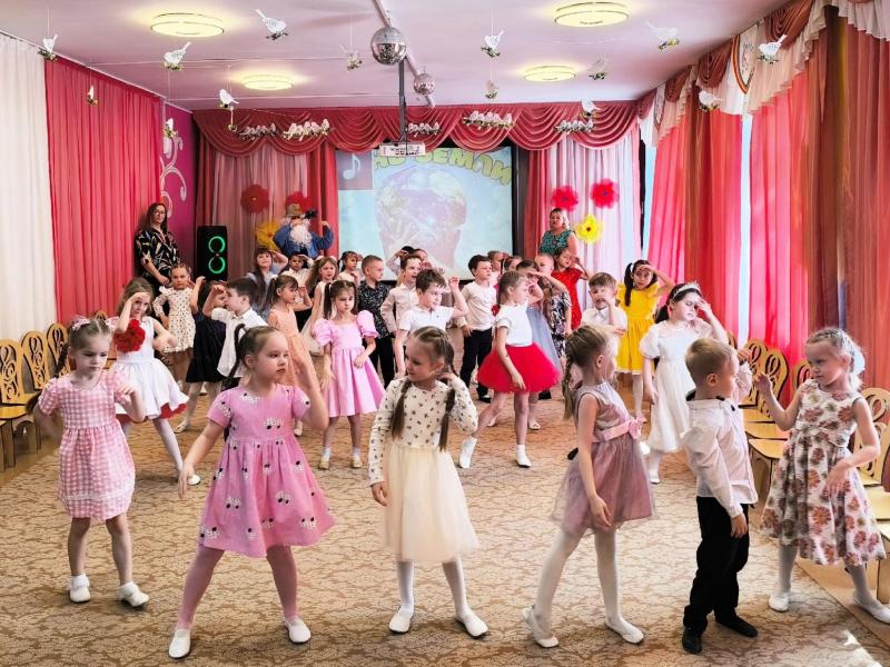 РАЗВЛЕЧЕНИЕ "ДЕНЬ ЗЕМЛИ" В ГРУППЕ № 10