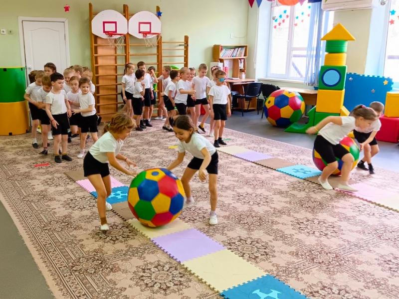 Спортивный праздник, посвящённый Дню космонавтики в 7 группе