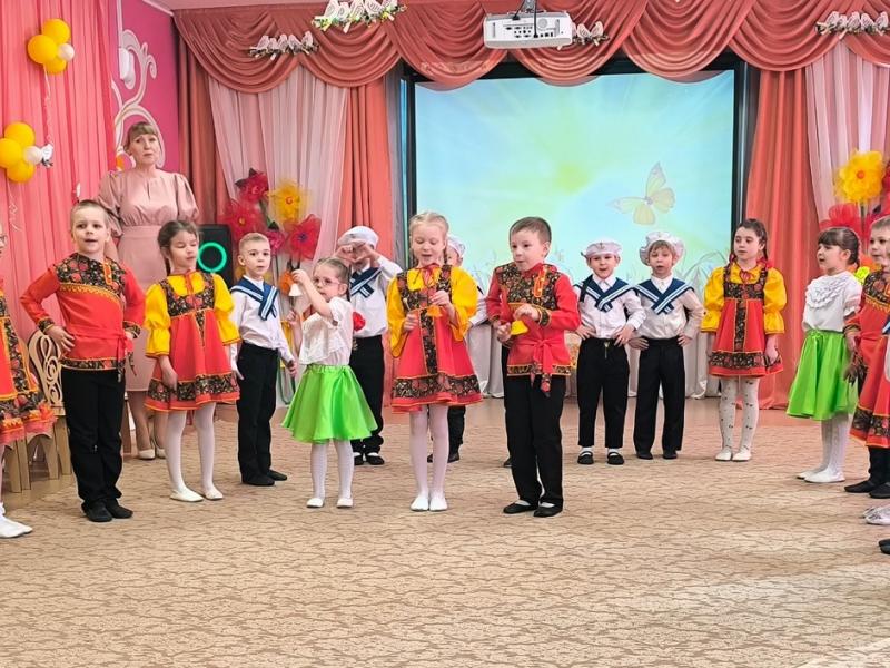Праздник к 8 марта в группе № 1