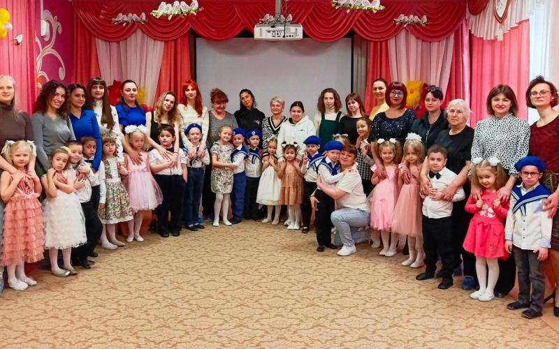 Праздник к 8 марта в группе № 6